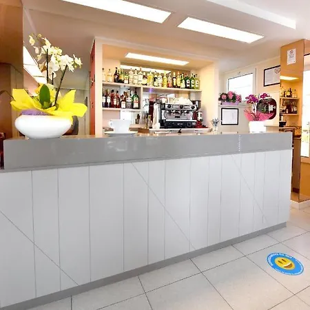 Отель Mexico Римини